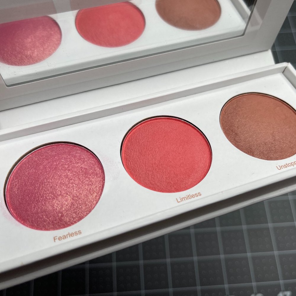 REALHER Be Fearless, Be Limitless Blush Kit Baked Blush Palette - New in Box